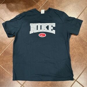 Nike Sportswear Essential T-Shirt